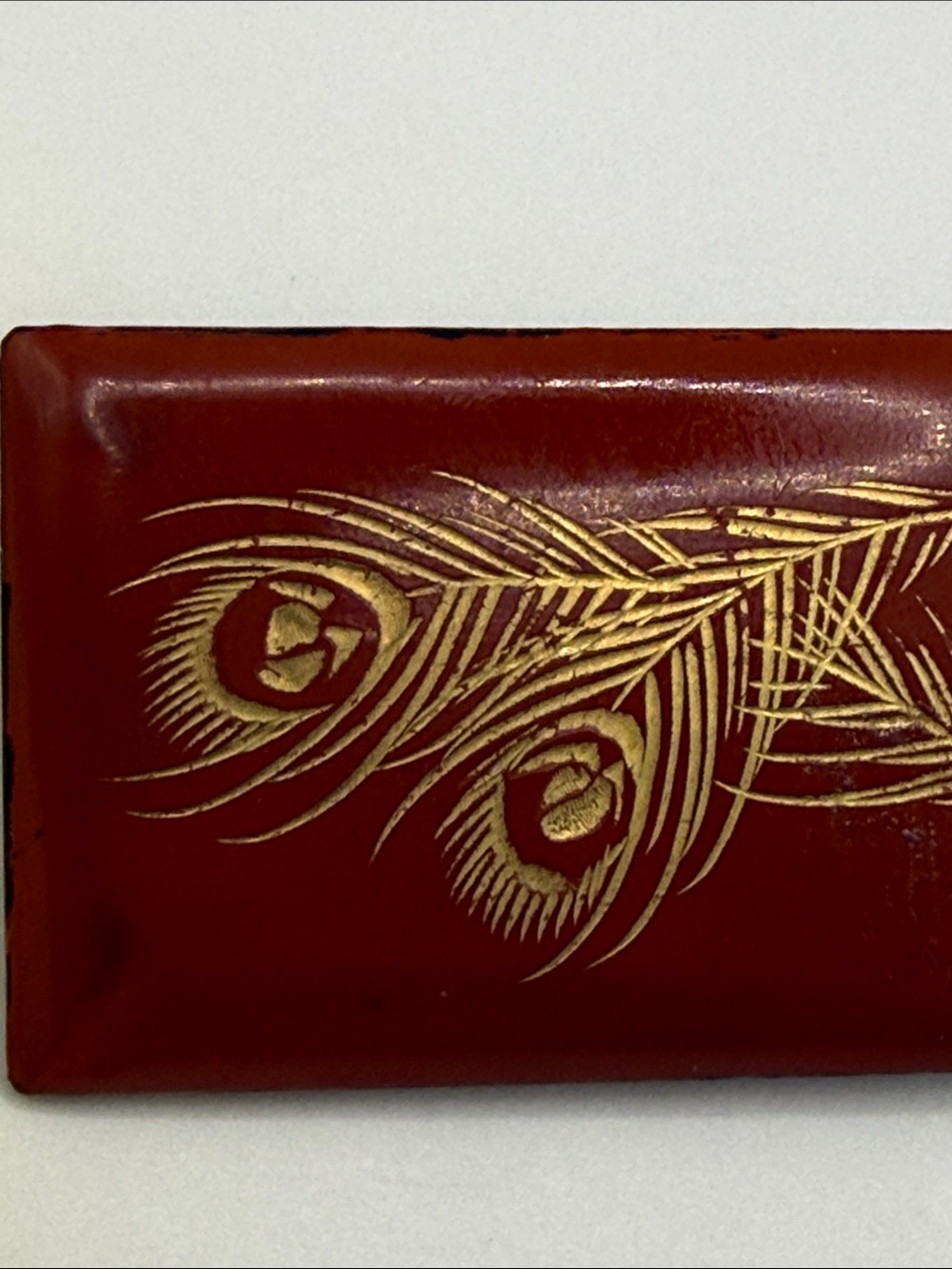 Antique lacquer Estate etched Peacock Feather Red Rectangular pin brooch deco - Picture 15 of 16